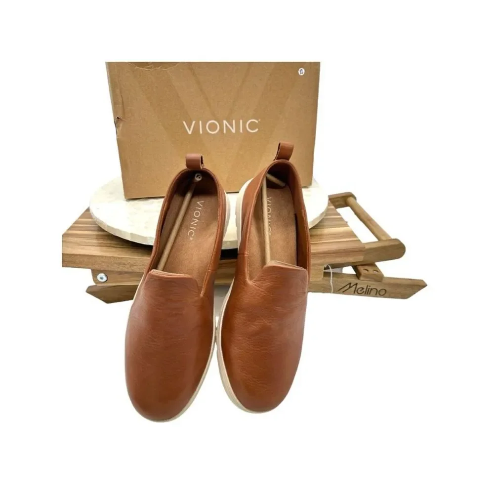 Vionic Uptown Willa Supportive Sneaker Tan Leather Slip On Women 10 Wide Loafer